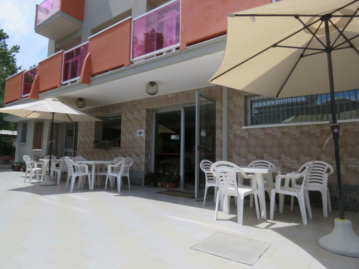 Hotel Cliff Rimini Exterior foto